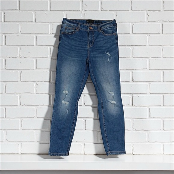 Kendall + Kylie Denim - Kendall + Kylie The Ultra Babe Skinny 11/30 Midrise Distressed Denim Slim Fit